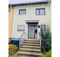 Reihenhaus mit Garten in Heidelsheim: Erstbezug nach Renovierung - Bruchsal