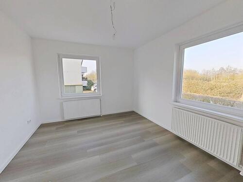 Foto - FRISCH RENOVIERT: Helle 3-Zimmer-Wohnung mit modernem Tageslichtbad