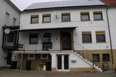Foto - Haus mit Garten und Parkplätze - 1.300,00 EUR Kaltmiete,