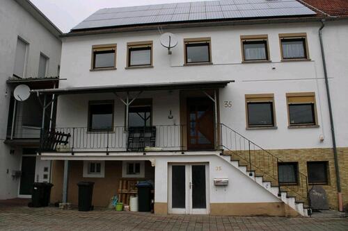 Foto - Haus mit Garten und Parkplätze - 1.300,00 EUR Kaltmiete,