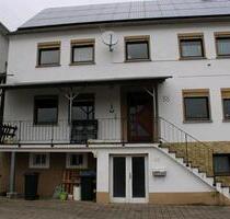 Haus mit Garten und Parkplätze - 1.300,00 EUR Kaltmiete, in Rammelsbach (PLZ: 66887)