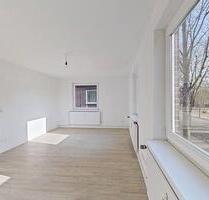 **FRISCH RENOVIERT** Lichtdurchflutete 2-Zimmer-Wohnung mit Wannenbad - Nordenham