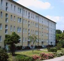 3 Raum-Wohnung mit Balkon - 330,00&nbsp;EUR Kaltmiete, ca.&nbsp; 59,75&nbsp;m&sup2; in Weißwasser (Oberlausitz) (PLZ: 02943)