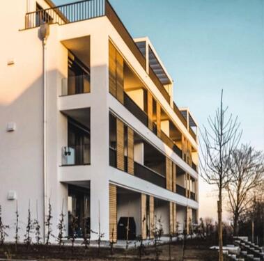 Foto - Hochwertige 3-Z.-Whg. mit Balkon, EBK und TG + Stpl. in 84416 Tau