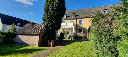 Foto - DREIFAMILIENHAUS IN GLADBECK – BALKON – TERRASSE – GARTEN - GARAG
