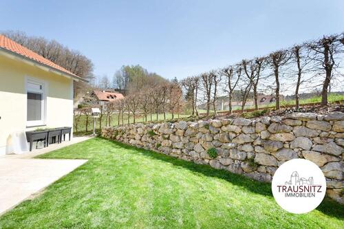 Foto - Erstbezug nach Sanierung: 4-Zimmer-Gartenwohnung mit Reiheneckhaus-Charakter