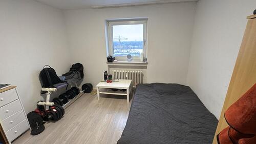 Foto - Zimmer (20 m²) in einer 4-Zimmer-Wohnung zu vermieten.