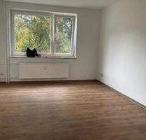 Helle 2-Zimmer Wohnung mit neuen Bodenbelägen und Balkon zu vermieten - Bad Hersfeld