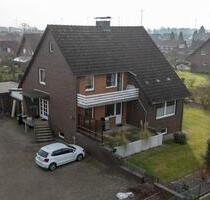 Schöne 4-Zimmer-Wohnung mit EBK, Keller, Terrassen und Garten - Bröckel