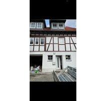 Gepflegtes Einfamilienhaus - 239.000,00&nbsp;EUR Kaufpreis, ca.&nbsp; 215,00&nbsp;m&sup2; in Gladenbach (PLZ: 35075)