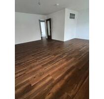 Helle 2-Zimmer Wohnung Nbg-West, neues Bad, U-Bahn, Stadtparknähe - Nürnberg Eibach