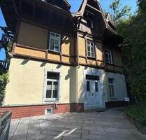 Wohnen mit Weitblick: Lichtdurchflutete 4,5-Raum-Dachgeschosswohnung mit Balkon in 01612 Dießbar-Seußlitz - Nünchritz