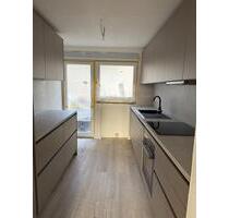 Erstbezug! Kernsanierte 3-Zi-Whg | 2 Balkone | EBK | Garage - Stuttgart Luginsland