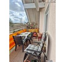 Auf 1 Ebene: Helle 3-Zi-DG-Whg - 900,00&nbsp;EUR Kaltmiete, ca.&nbsp; 98,00&nbsp;m&sup2; in Adelsdorf (PLZ: 91325)