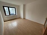 Foto - Helle und familienfreundliche 3-Zimmer-Wohnung im Erdgeschoss mit Balkon!
