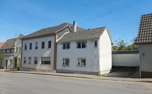 Foto - Sanierungbedürftiges kleines Haus