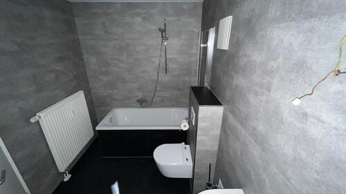 Foto - 3-Zi.-DG-Whg. mit 2 Balkonen und Stellplatz