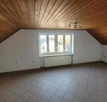 Große und helle 2 ZKB Dachgeschosswohnung - Königsmoos