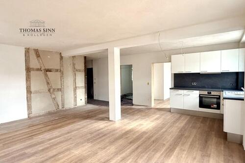 Foto - Besonderes Wohngefühl garantiert – 3,5-Zimmer Wohnung im 1. OG mit Balkon & historischem Charme