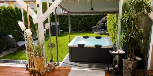 Foto - Modernes Reihenhaus mit Garten, Terrasse, Garage, Carport,