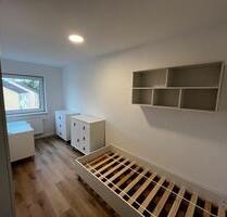 Möbliertes WG-Zimmer: Gute Anbindung nach Frankfurt & Darmstadt - Rödermark