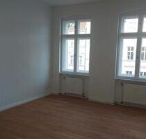 Wunderschöne 2-Zimmer-Altbauwohnung mit Einbauküche, unbefristet & per sofort in Berlin-Wedding!