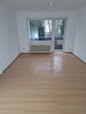Foto - Attraktive 3-Zimmer-Wohnung mit Balkon & Einbauküche in ruhiger L