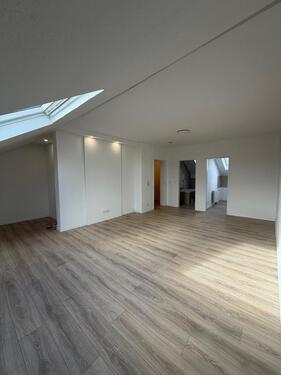 Foto - ERSTBEZUG nach Renovierung. Apartment Stadtnah, Bhf & BIZ