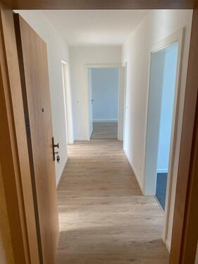 Foto - Komplett neu renovierte 2,5-3 Zimmerwohnung zu vermieten