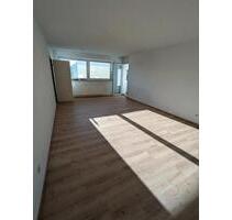 Helle 2-Zimmer Wohnung mit Balkon und Einbauküche - Braunschweig Lehndorf-Watenbüttel