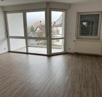 Schöne 2-Zimmer-Eigentumswohnung mit Balkon, Garage & Stellplatz - Burbach