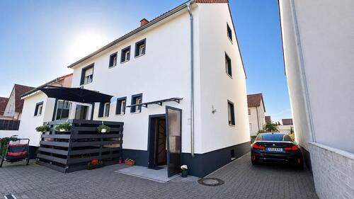 Foto - Zu verkaufen – Modernes 3-Familienhaus mit gehobener Ausstattung