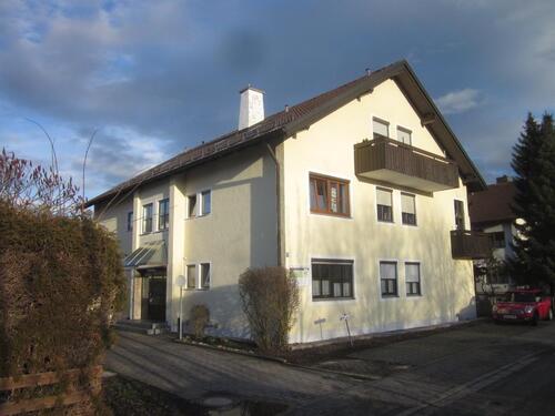 Foto - Großzügig Wohnen und Arbeiten - oder für WGgroße Familie!