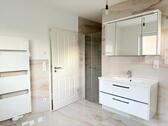 Foto - Wohnung (Kaltmiete 1190 €+ Nebenkosten 190 €+ Stellplatz 50 €)