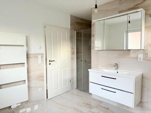 Foto - Wohnung (Kaltmiete 1190 €+ Nebenkosten 190 €+ Stellplatz 50 €)