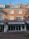 Foto - Haus mit einer Gewerbeeinheit, 3 Wohneinheiten, Garage