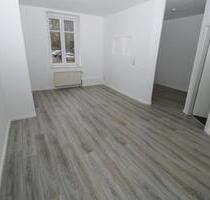 Schönes Apartment mit 1,5 Zimmern +Laminat+Bad mit Dusche+EBK! Ideal geeignet für Studenten - Magdeburg Hopfengarten