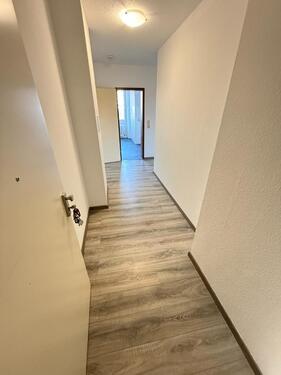 Foto - Frisch renovierte 60 m² Wohnung mit Balkon im Zentrum – zu sofort