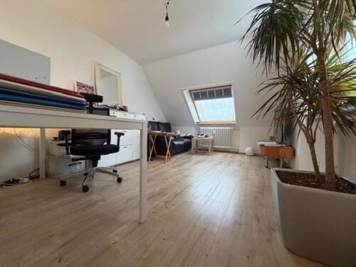 Foto - Süße, kleine Studentenbude, renoviert, 2-Zi.-Whg., Küche, zentral