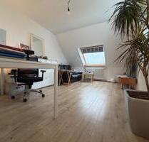 Süße, kleine Studentenbude, renoviert, 2-Zi.-Whg., Küche, zentral - Hildesheim