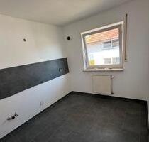 Komplett neu renovierte 3 Zimmer Wohnung in Hofheim Ufr.ab sofort - Hofheim in Unterfranken