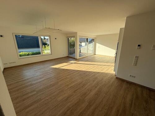 Foto - Sehr helle, großzügige 3,5 Zimmer Wohnung in gehobener Qualität