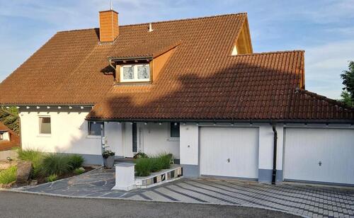 Foto - Großzügiges Einfamilienhaus mit Wintergarten und Aussicht
