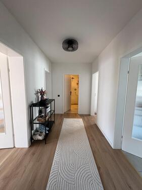 Foto - Renovierte 3 Zimmer Wohnung - 970,00&nbsp;EUR Kaltmiete, ca.&nbsp; 75,00&nbsp;m&sup2;