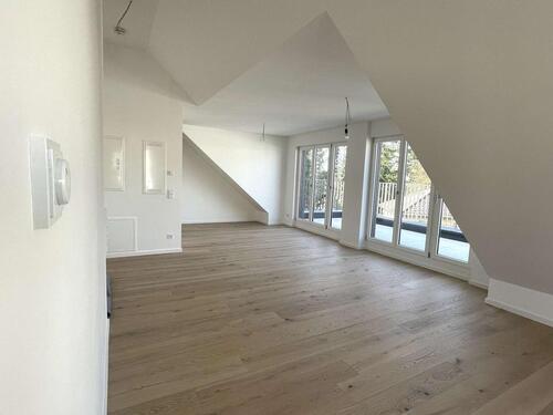 Foto - 3 Zimmer Dachgeschoßwohnung zur Miete in Frankfurt am Main