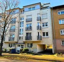 Möblierte Zwei Zimmer Wohnung mit Balkon und Stellplatz - Stuttgart Bad Cannstatt