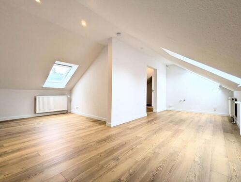 Foto - Frisch renoviert! Schöne DG-Wohnung für junges Wohnen nahe Oldenburg Wildenloh