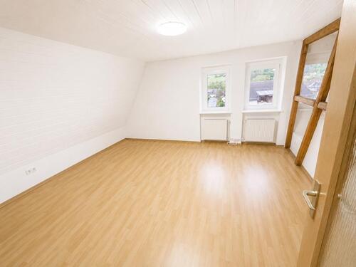 Foto - 3-Zimmer-DG Wohnung 80qm mitGartenant. & Stellplatz Niederneisen