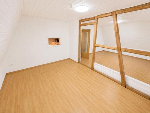 Foto - 3 Zimmer Dachgeschoßwohnung zur Miete in Niederneisen