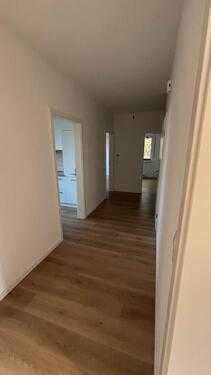 Foto - SOFORT VERFÜGBAR 3 Zimmer Wohnung
